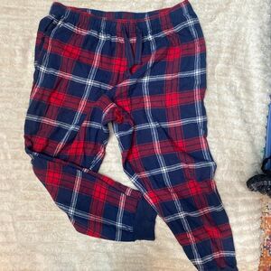 Old Navy Women’s Red & Navy Blue Flannel Plaid Pajama Pants – Size L